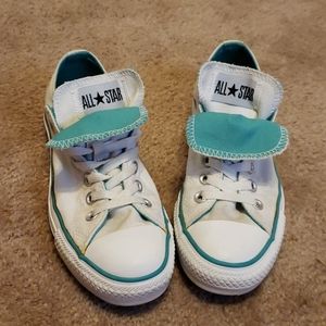 EUC Converse women's size 7
